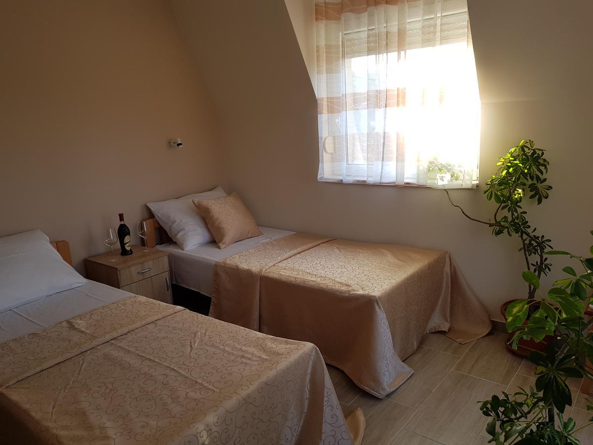 Fruskogorska Terasa Apartment Novi Sad Luaran gambar